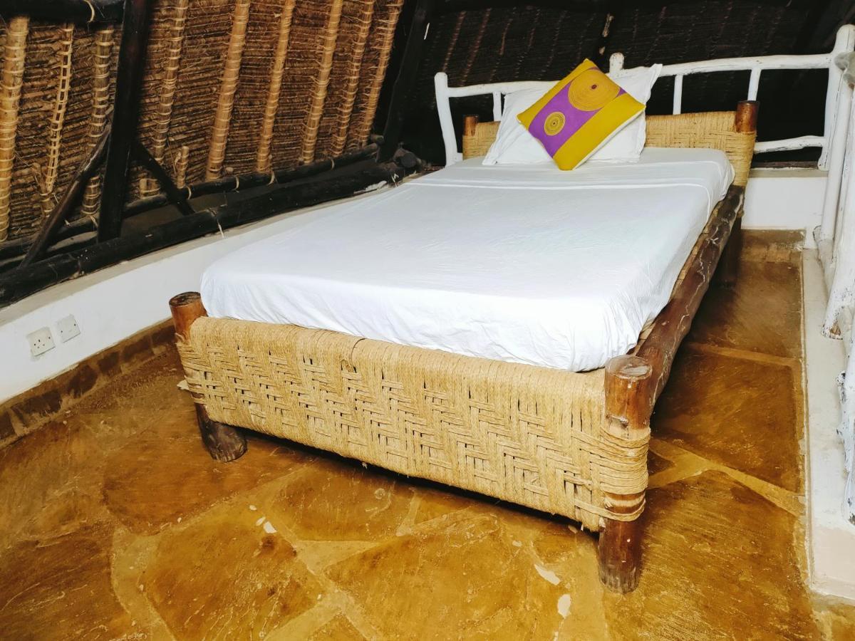 디아니 해변 Upani In Diani B&B 외부 사진