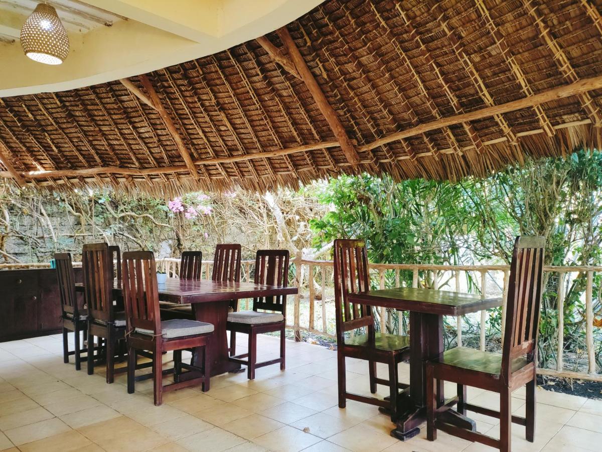 디아니 해변 Upani In Diani B&B 외부 사진