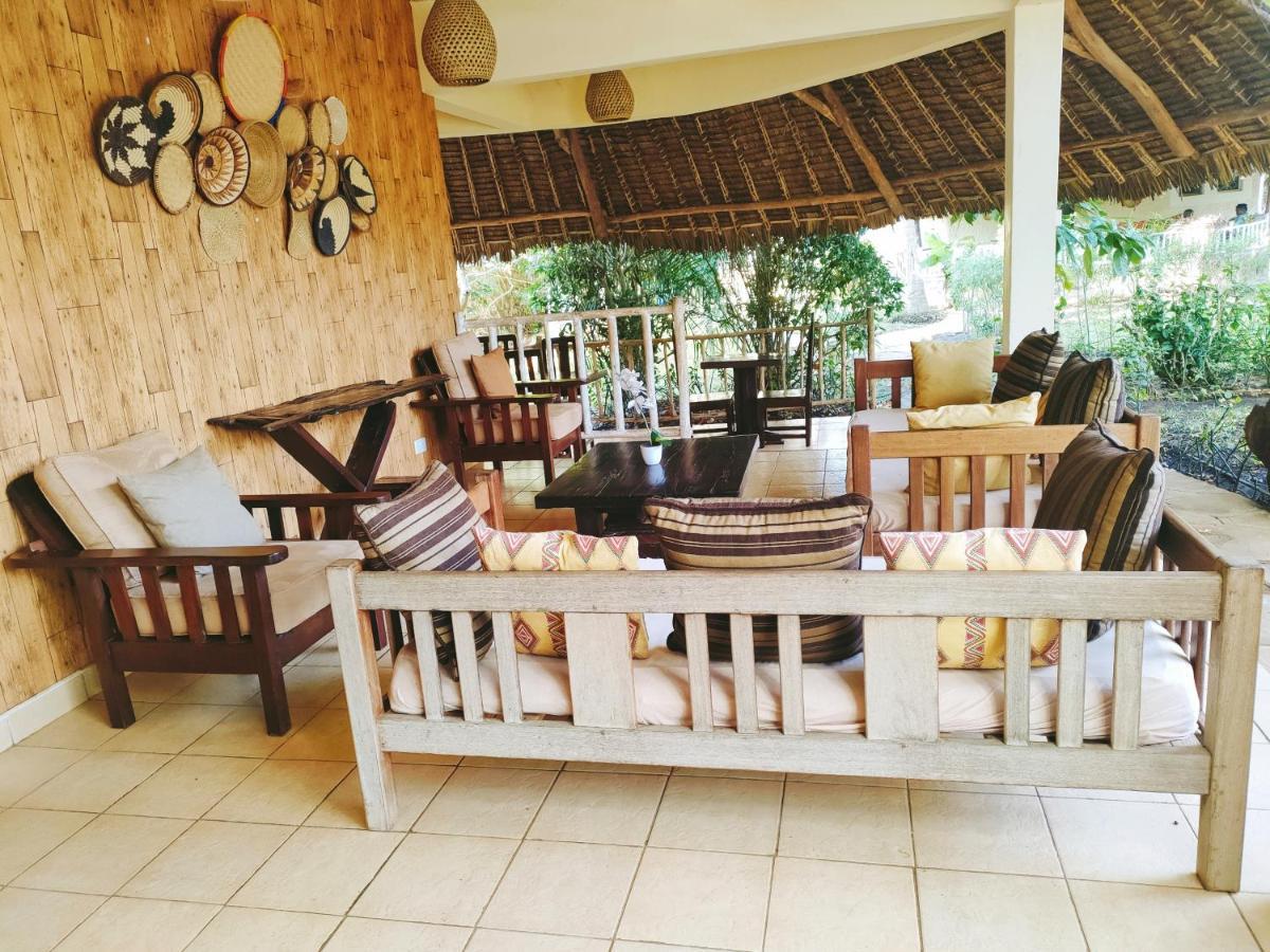 디아니 해변 Upani In Diani B&B 외부 사진
