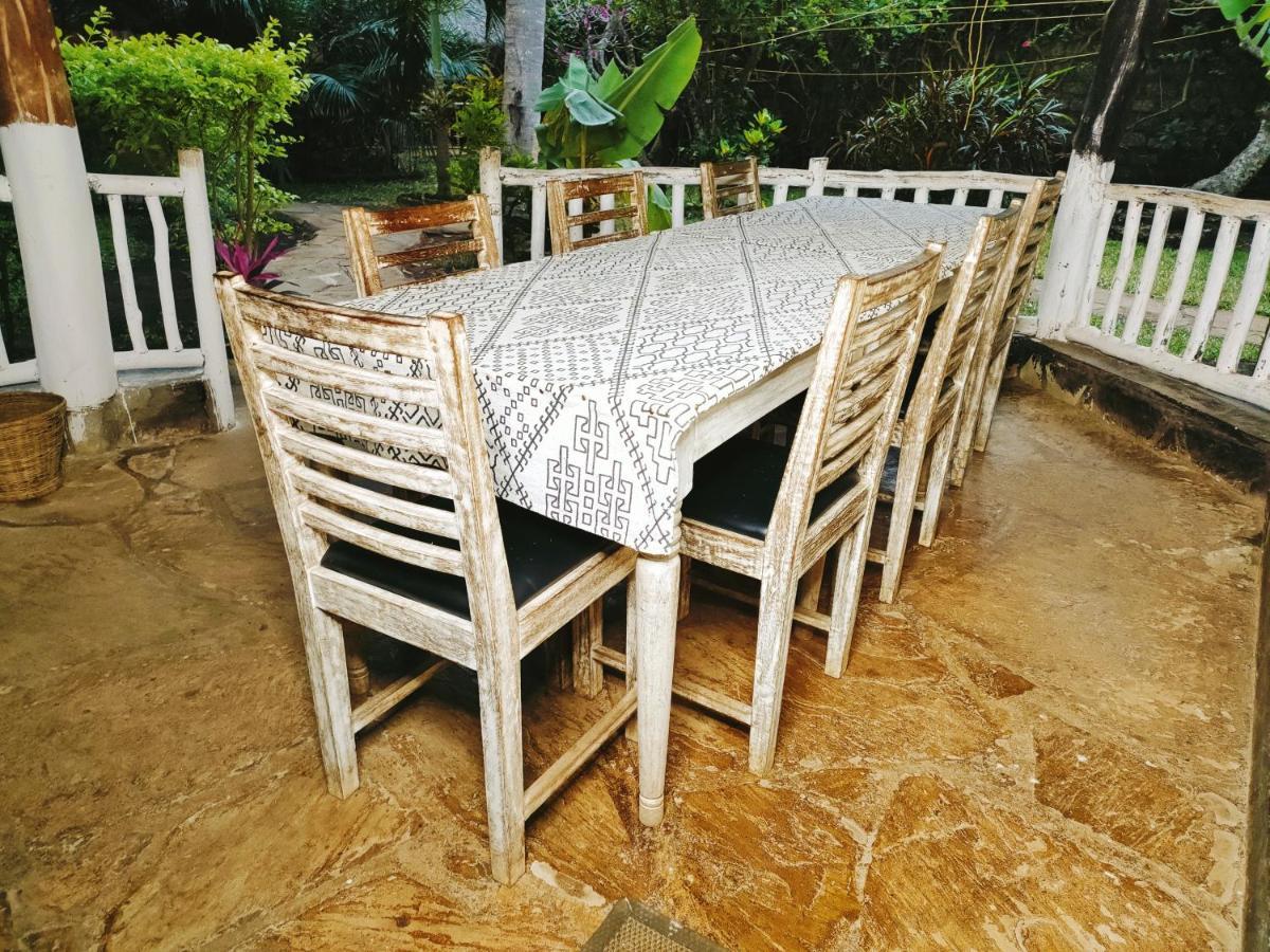 디아니 해변 Upani In Diani B&B 외부 사진