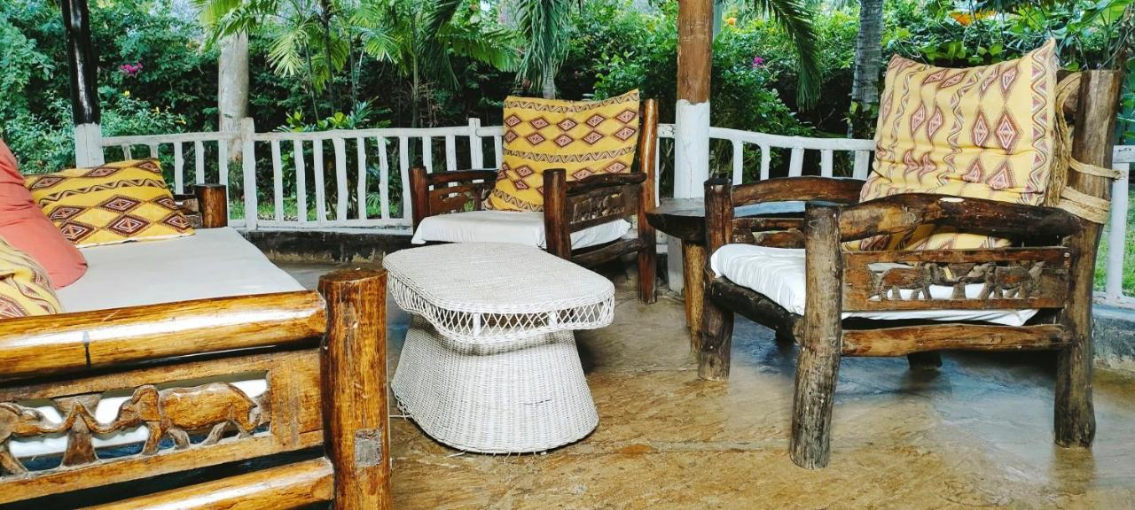 디아니 해변 Upani In Diani B&B 외부 사진