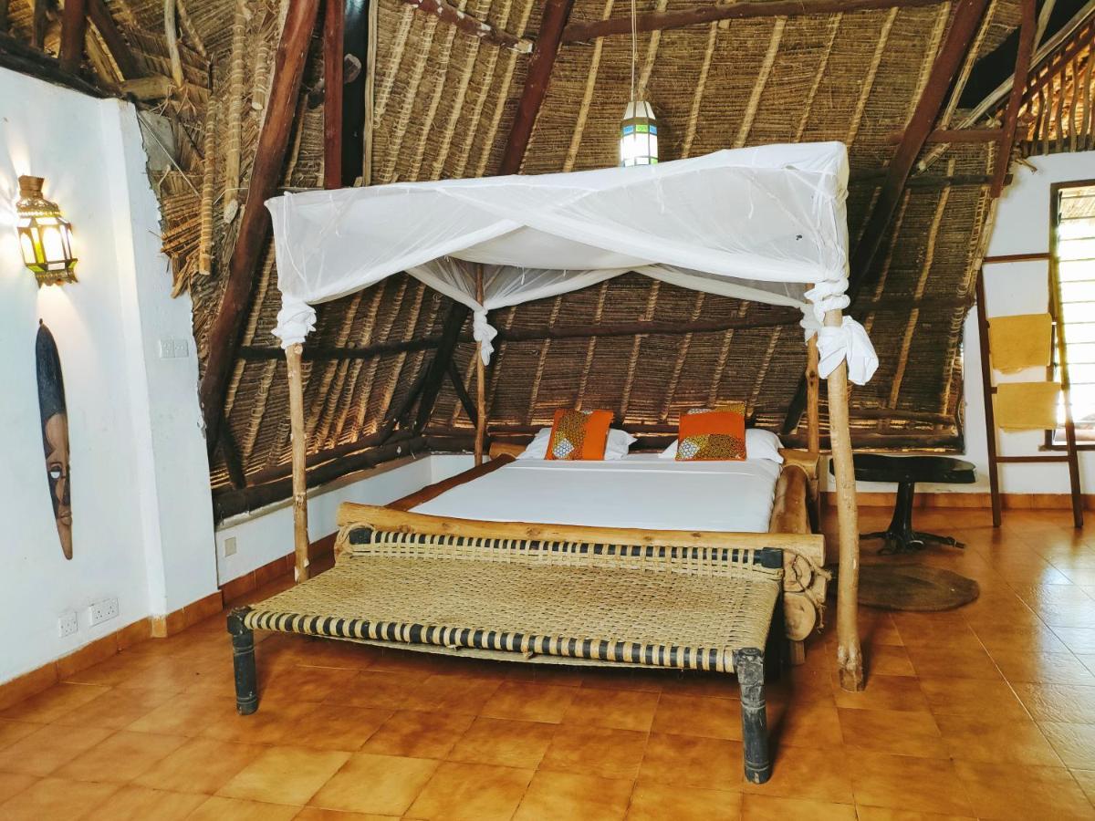디아니 해변 Upani In Diani B&B 외부 사진