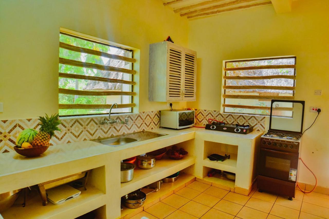 디아니 해변 Upani In Diani B&B 외부 사진