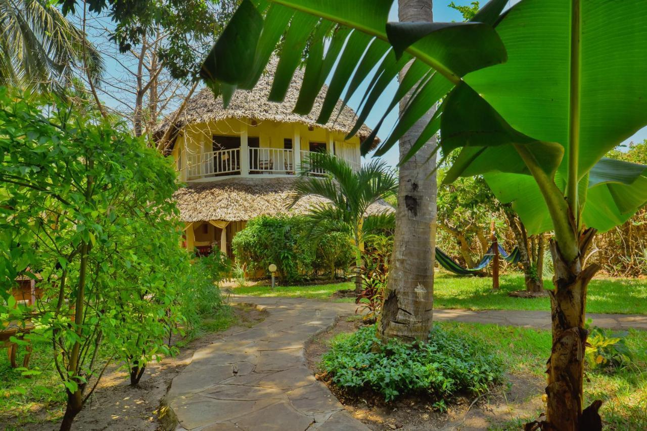 디아니 해변 Upani In Diani B&B 외부 사진