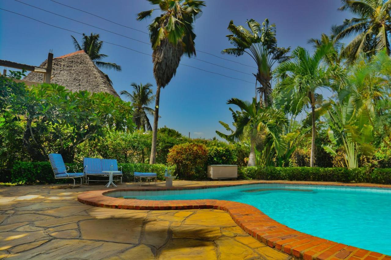디아니 해변 Upani In Diani B&B 외부 사진