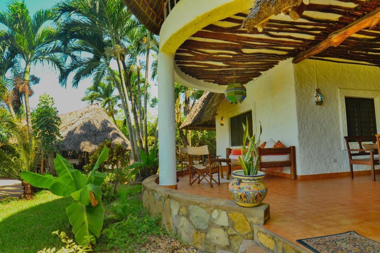 디아니 해변 Upani In Diani B&B 외부 사진