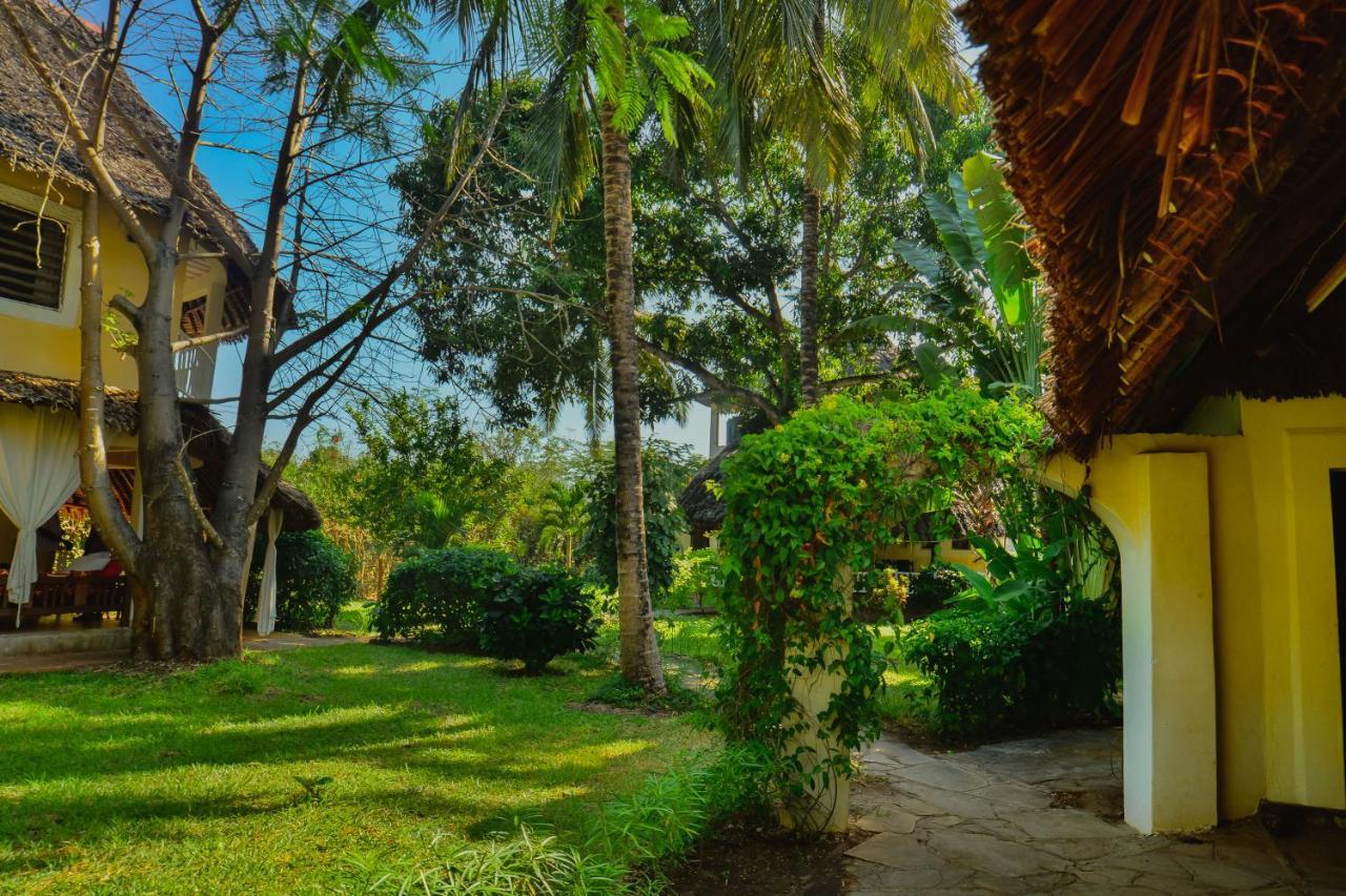 디아니 해변 Upani In Diani B&B 외부 사진
